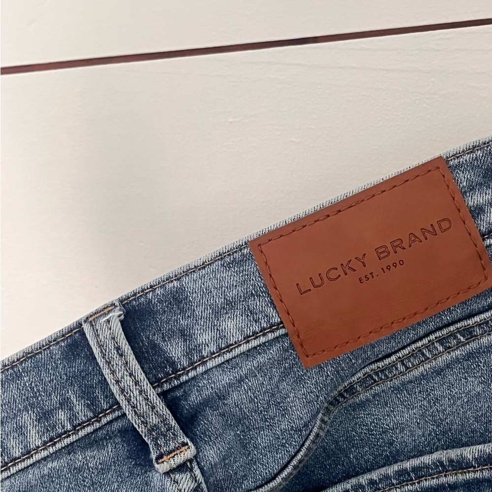 Lucky Brand Classic Blue Jeans